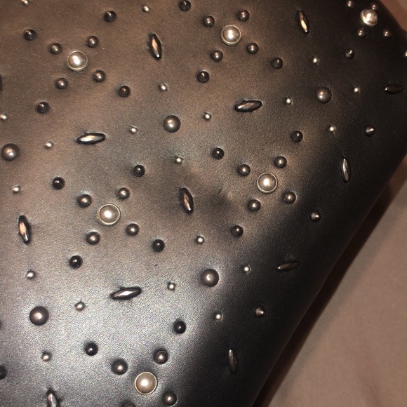 New Women's Black Dakotah Satchel - Picture 10 of 16